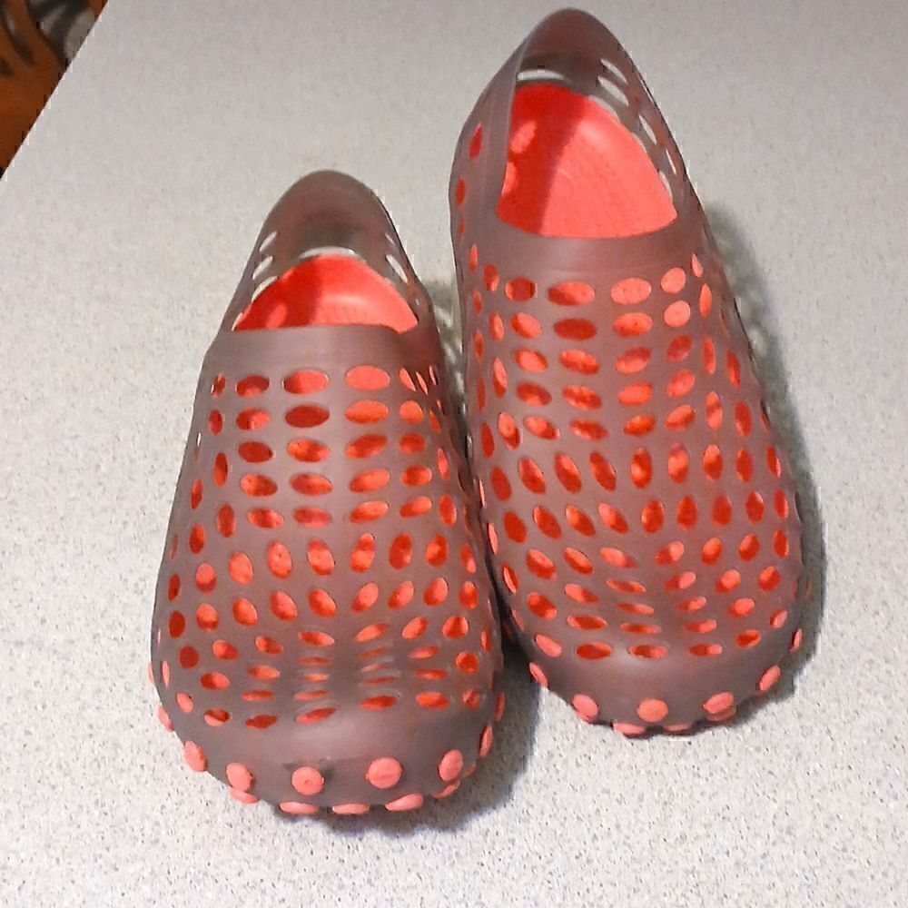 Men's size 11-12 croc like shoes. Orange and gray